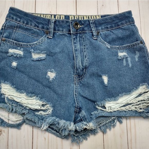 Vintage Reunion Rewash Denim Shorts, Size 9/29 - Picture 1 of 11